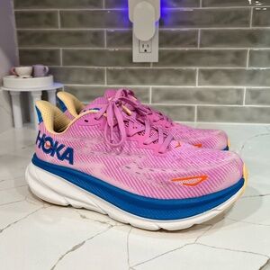 Hoka Clifton 9 WIDE Running Shoes. Women’s Size 9D Color Pink